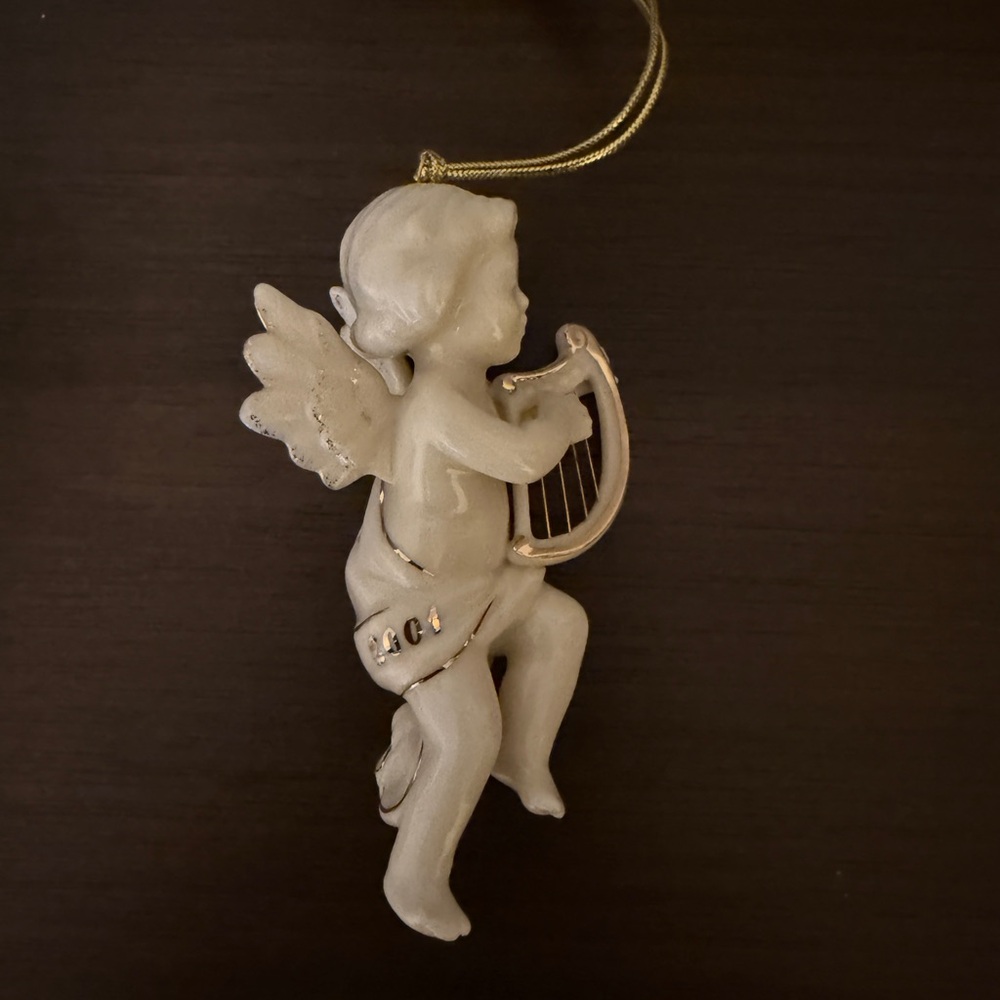 Lenox 2001 Annual Cherub Ornament with Gold Harp - Like New